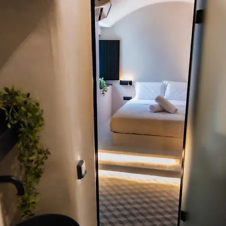 Noir Cave Villa With Private Jacuzzi And Sunset Terrace Pyrgos Kallistis Exterior photo