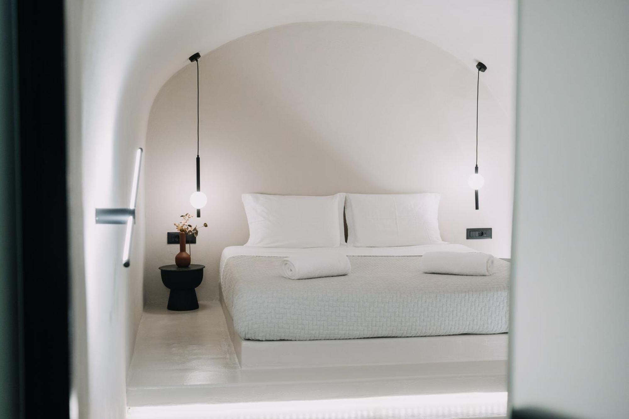 Noir Cave With Private Jacuzzi And Sunset Terrace Villa *