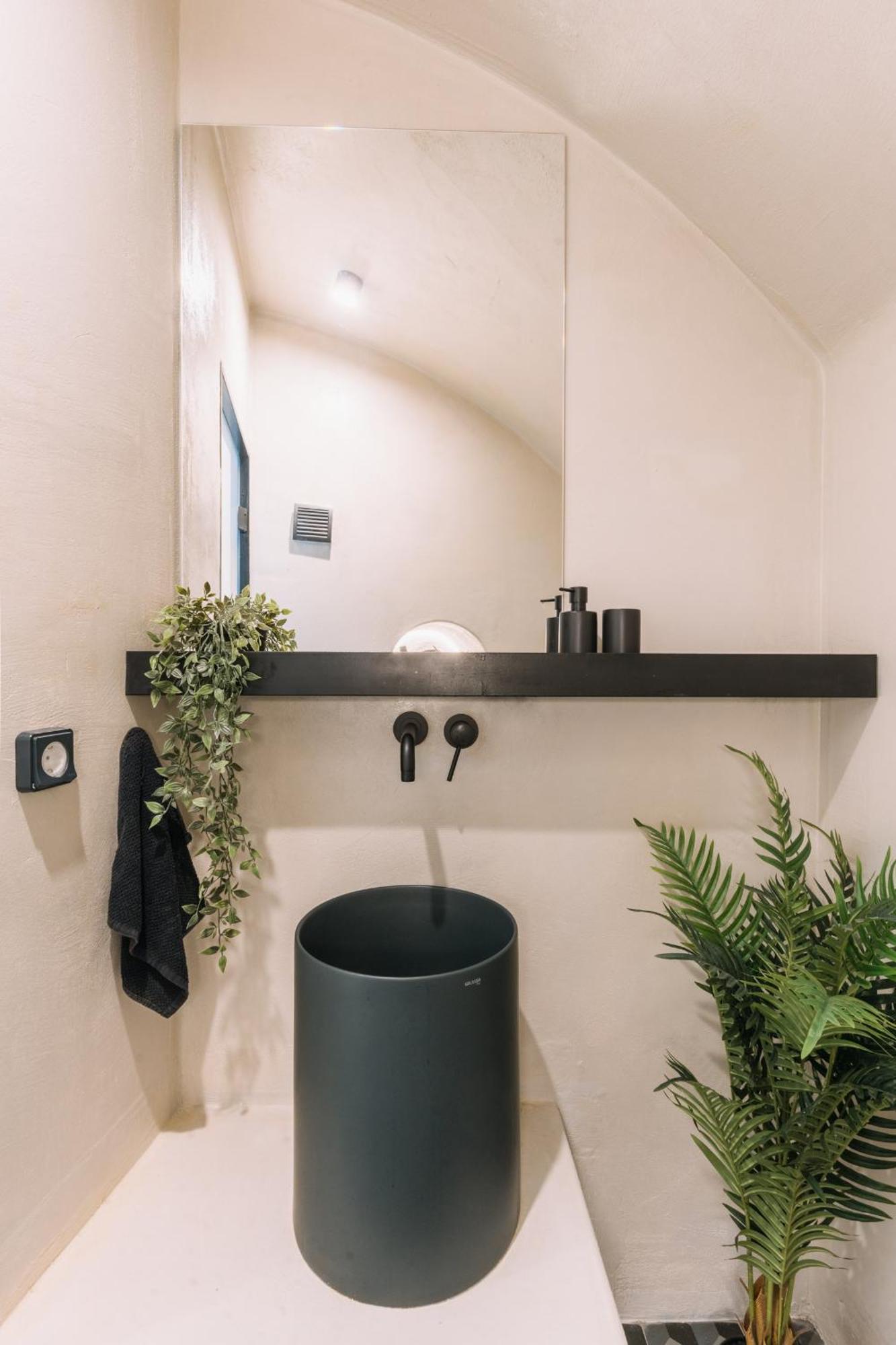 Noir Cave With Private Jacuzzi And Sunset Terrace Villa Pyrgos Kallistis