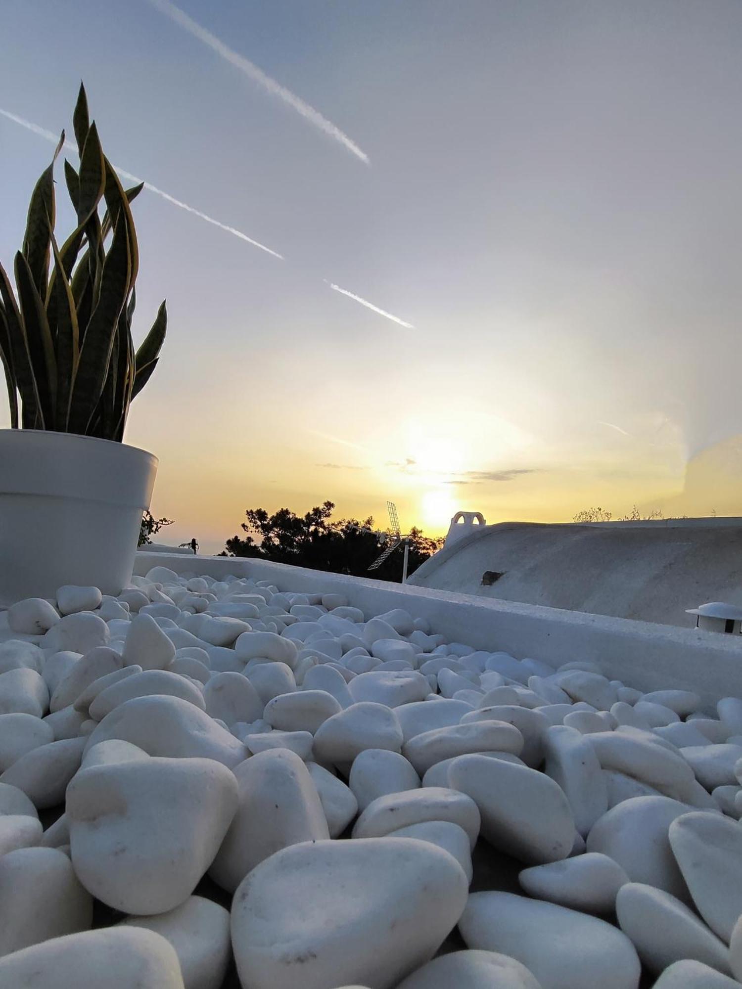 Noir Cave With Private Jacuzzi And Sunset Terrace * Pyrgos Kallistis