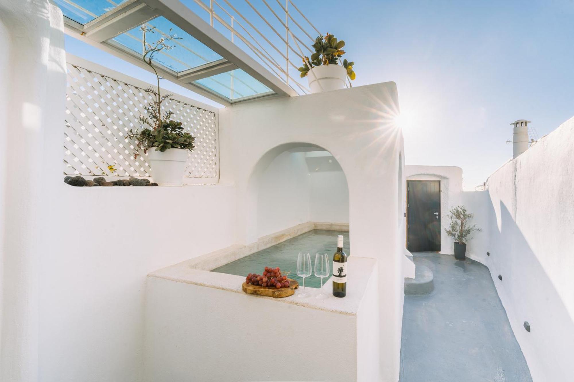 Noir Cave With Private Jacuzzi And Sunset Terrace Villa Pyrgos Kallistis