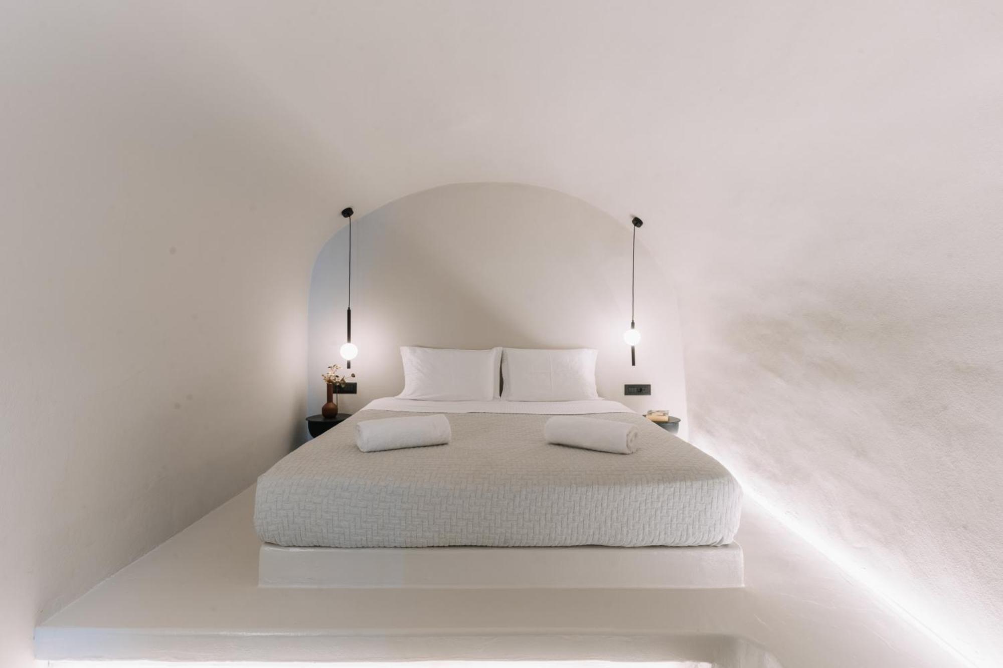 Noir Cave With Private Jacuzzi And Sunset Terrace Pyrgos Kallistis